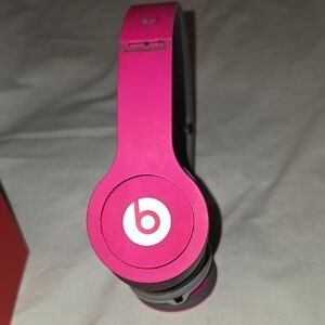 Beats Solo HD Headphones (RED)